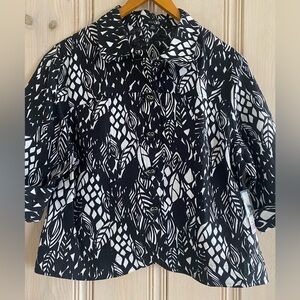 NWT East 5th Black and White Button Down Shirt